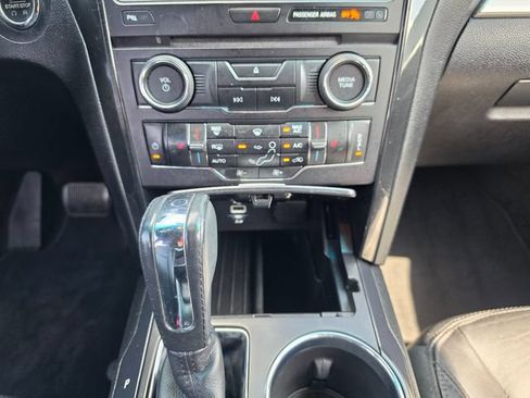 Used 2016 Ford Explorer XLT w/ Equipment Group 202A FWD image 31