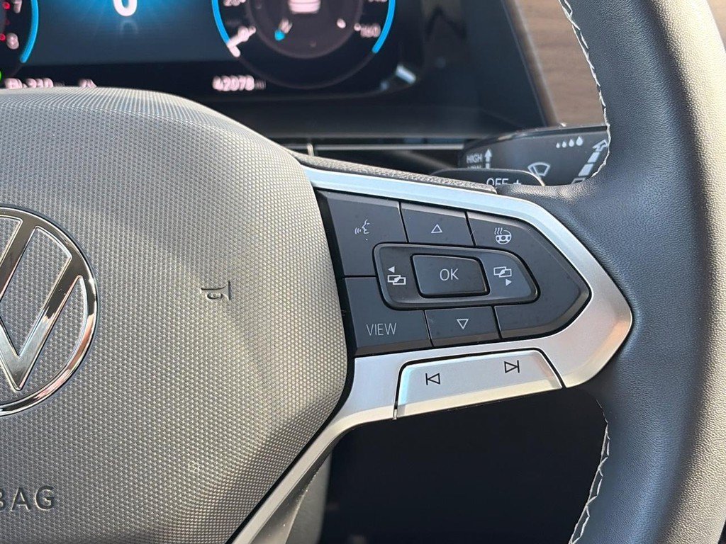 Used 2024 Volkswagen Atlas SE FWD image 25