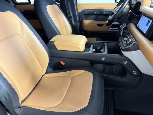 Used 2023 Land Rover Defender 110 X-Dynamic SE AWD/4WD image 10