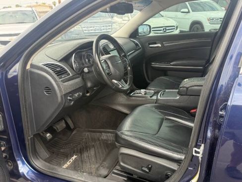 Used 2016 Chrysler 300 Limited RWD image 11