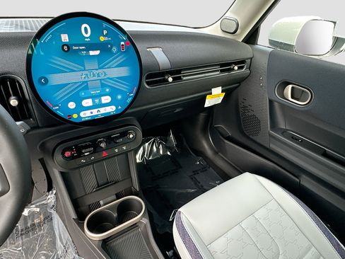 New 2026 MINI Cooper 2-Door Hardtop image 18