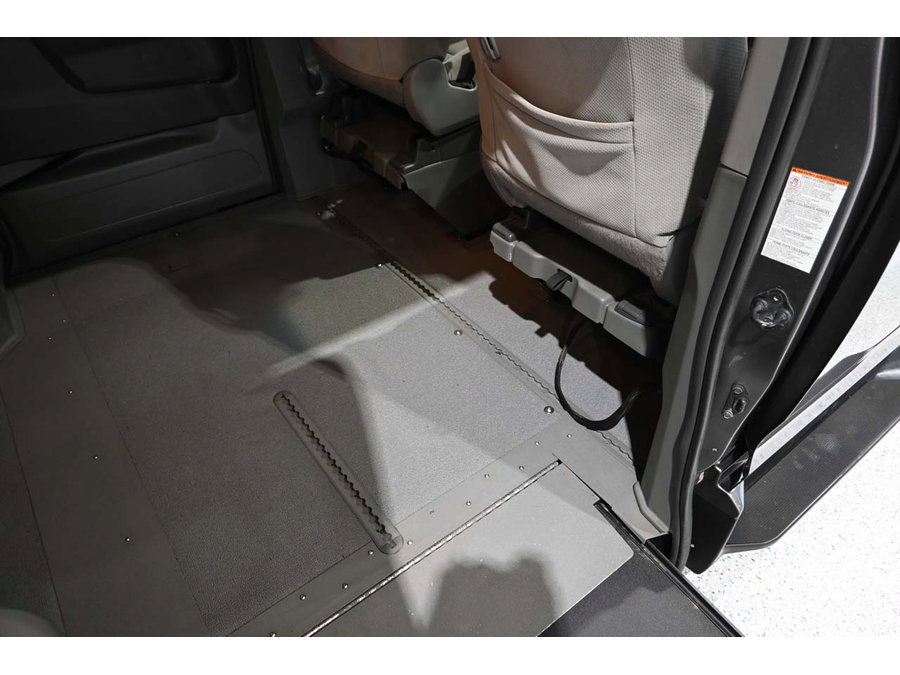 Used 2017 Toyota Sienna LE FWD image 19