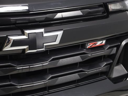 Used 2024 Chevrolet Colorado Z71 w/ Z71 Convenience Package 2 image 16