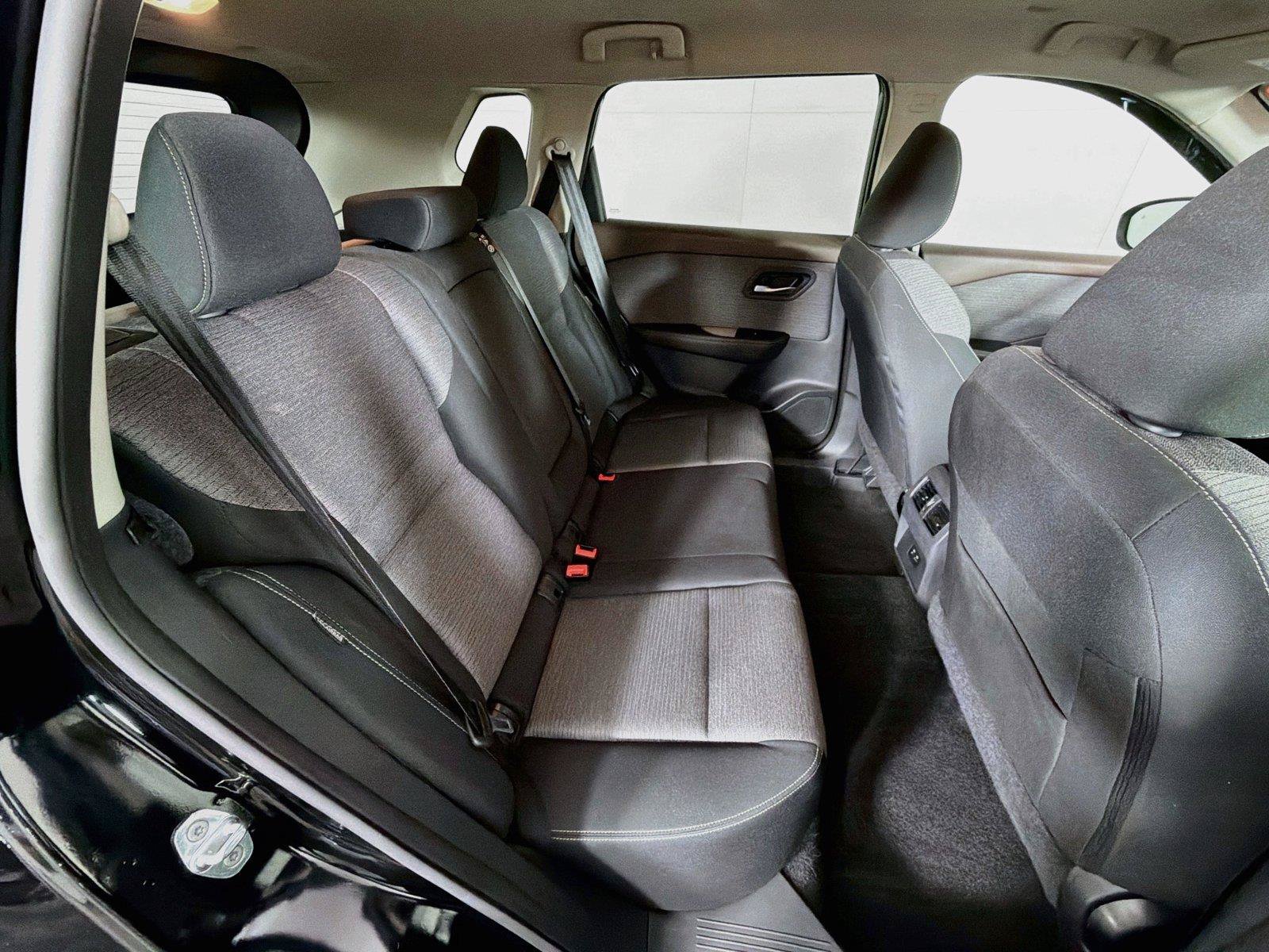 Used 2023 Nissan Rogue SV AWD/4WD image 28