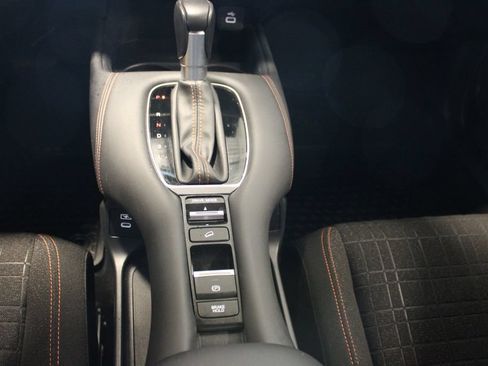 Used 2024 Honda HR-V Sport image 17