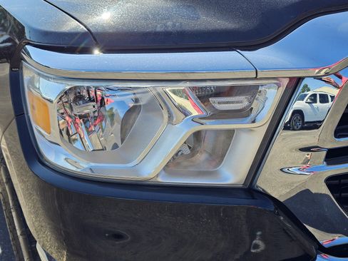 Used 2021 RAM 1500 Big Horn AWD/4WD image 4