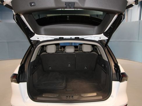 Used 2025 Lincoln Nautilus Reserve AWD/4WD image 46