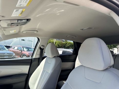 Used 2025 Hyundai Tucson SEL FWD image 15