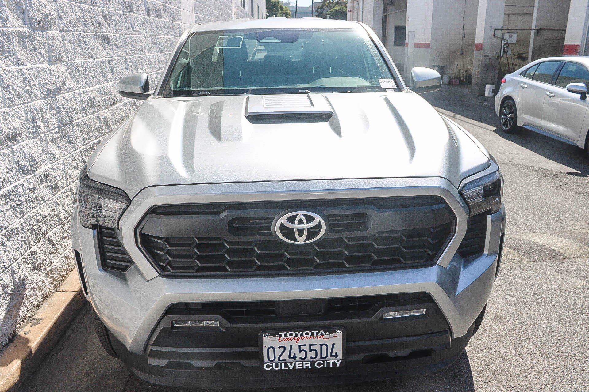 Certified 2025 Toyota Tacoma TRD Sport AWD/4WD image 3