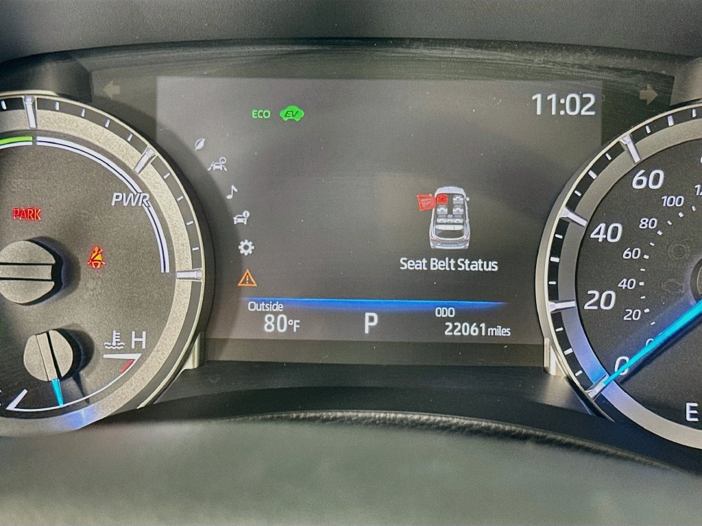 Used 2023 Toyota Highlander Bronze Edition FWD image 12