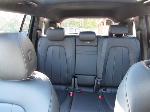 Used 2023 Mercedes-Benz GLB 250 4MATIC image 28
