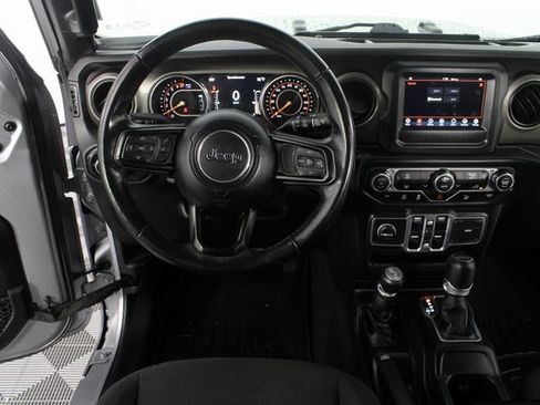 Used 2018 Jeep Wrangler Unlimited Sport S image 10