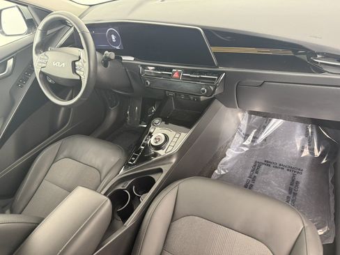 Used 2023 Kia Niro Wind w/ Wind Preserve Package FWD image 11