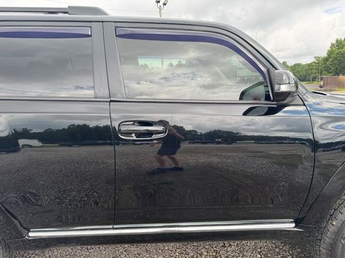 Used 2013 Toyota 4Runner SR5 RWD image 10