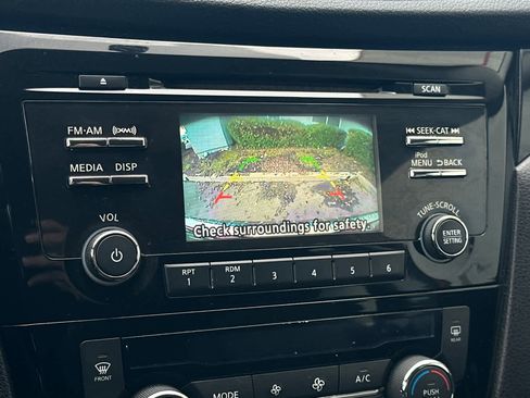 Used 2018 Nissan Rogue Sport SV image 21