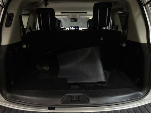 Used 2024 Nissan Armada SL w/ Captain's Chairs Package AWD/4WD image 17