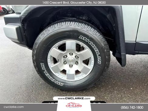 Used 2010 Toyota FJ Cruiser 4WD image 25