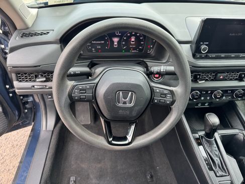 Used 2023 Honda Accord EX image 18