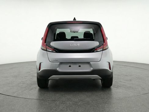 Used 2025 Kia Soul LX w/ LX Technology Package FWD image 7