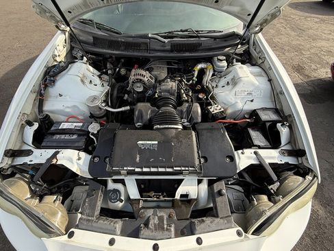 Used 2002 Chevrolet Camaro w/ Preferred Equipment Group 1 image 10