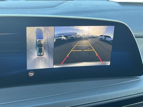 Used 2025 Cadillac XT4 Premium Luxury image 7