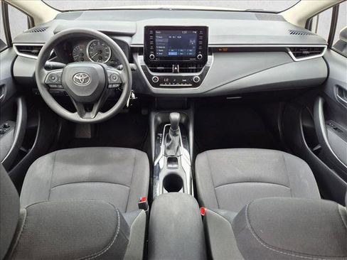 Used 2022 Toyota Corolla LE FWD image 17