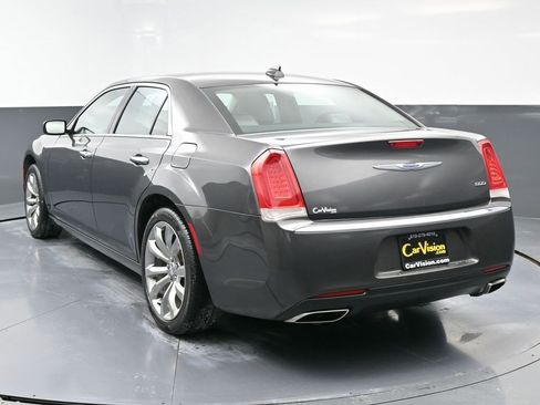 Used 2019 Chrysler 300 Limited image 7