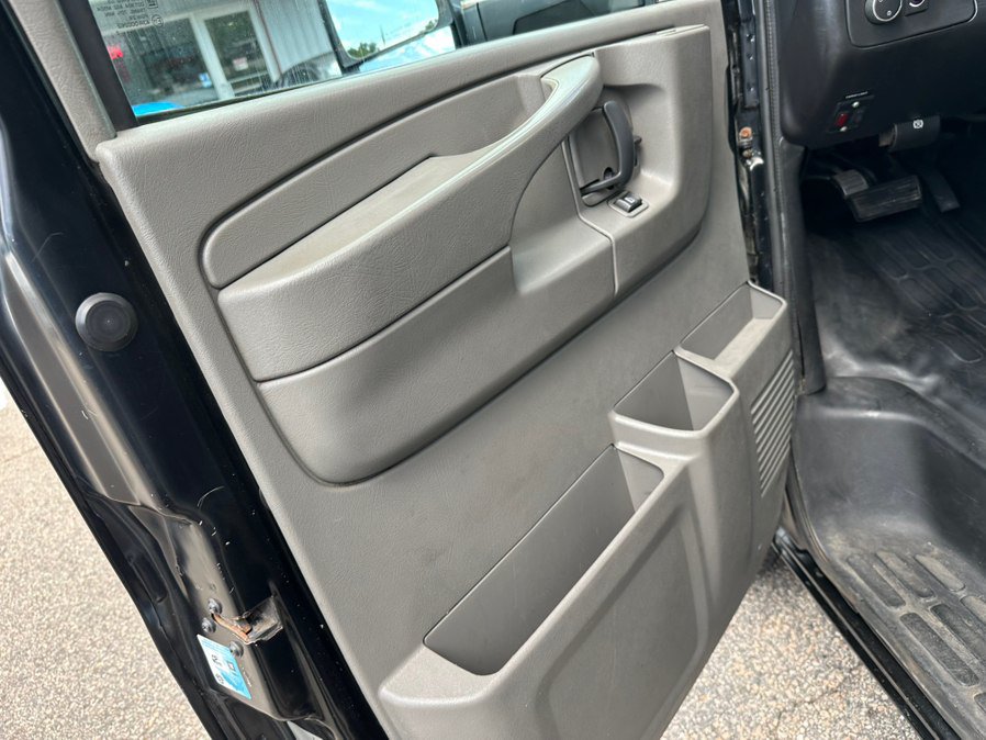 Used 2012 GMC Savana 3500 RWD image 10