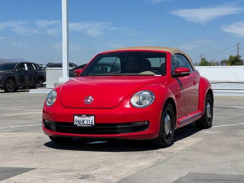 Used 2013 Volkswagen Beetle 2.5 FWD image 5
