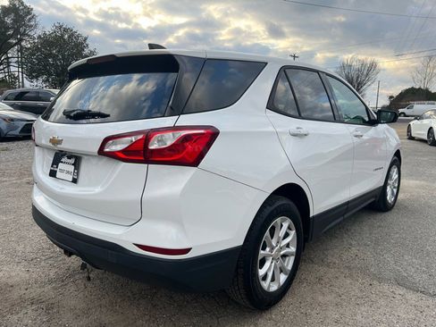 Used 2019 Chevrolet Equinox LS w/ LS Convenience Package image 5