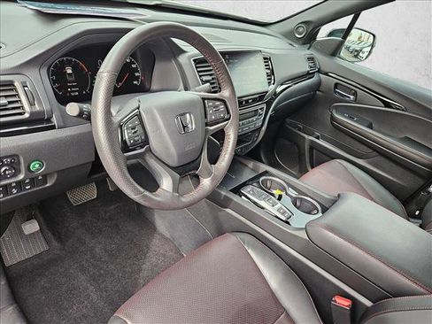 Used 2025 Honda Ridgeline Black Edition image 10