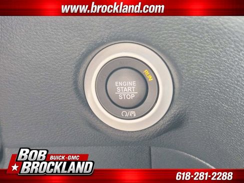 Used 2025 Chrysler Pacifica Limited FWD image 33