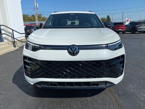 New 2025 Volkswagen Tiguan SE R-Line image 7
