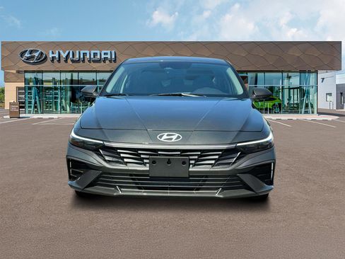 New 2025 Hyundai Elantra SE image 12