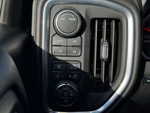 Used 2020 Chevrolet Silverado 1500 High Country w/ Technology Package AWD/4WD image 32