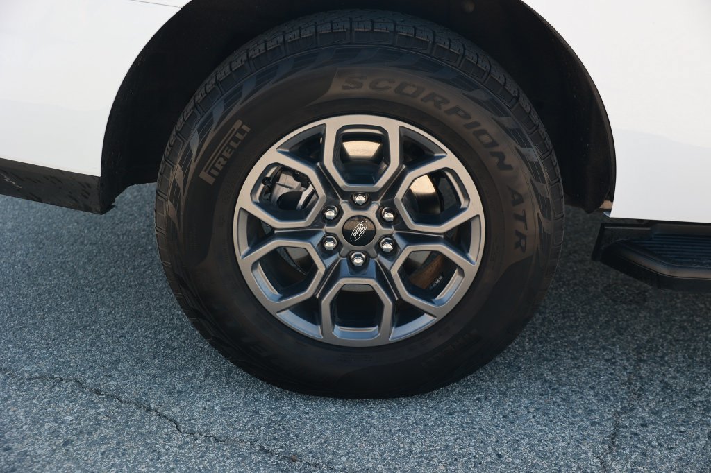 Used 2025 Ford Expedition Active RWD image 11