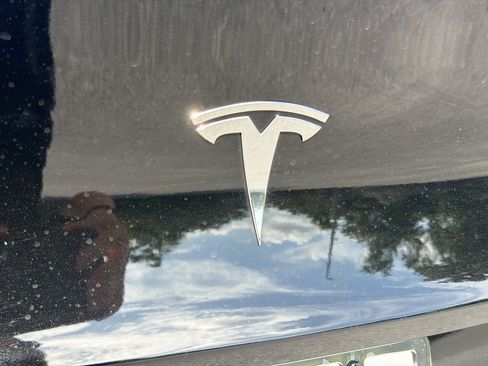 Used 2025 Tesla Model Y Long Range AWD/4WD image 11