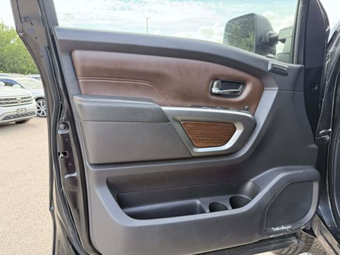 Used 2017 Nissan Titan Platinum Reserve AWD/4WD image 9