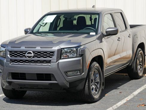 Used 2025 Nissan Frontier SV w/ SV Convenience Package RWD image 41