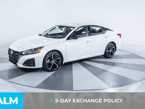 Used 2025 Nissan Altima 2.5 SR image 3