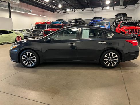 Used 2016 Nissan Altima 2.5 SL w/ 2.5 Technology w/LED Package FWD image 6