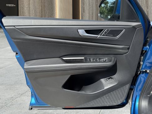 Used 2024 Volkswagen Atlas Cross Sport SEL Premium R-Line image 22