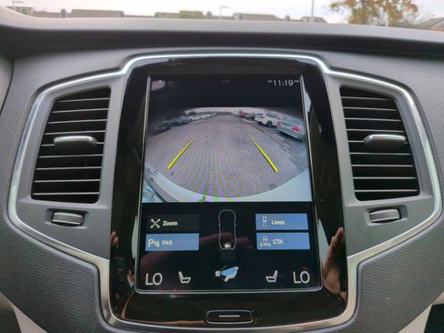 Used 2021 Volvo XC90 T6 Momentum w/ Climate Package image 25