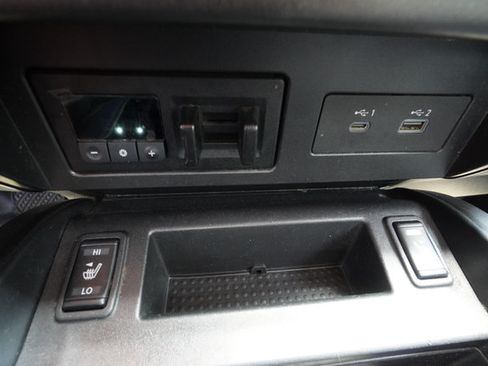 Used 2021 Nissan Titan PRO-4X w/ Pro-4x Convenience Package AWD/4WD image 23