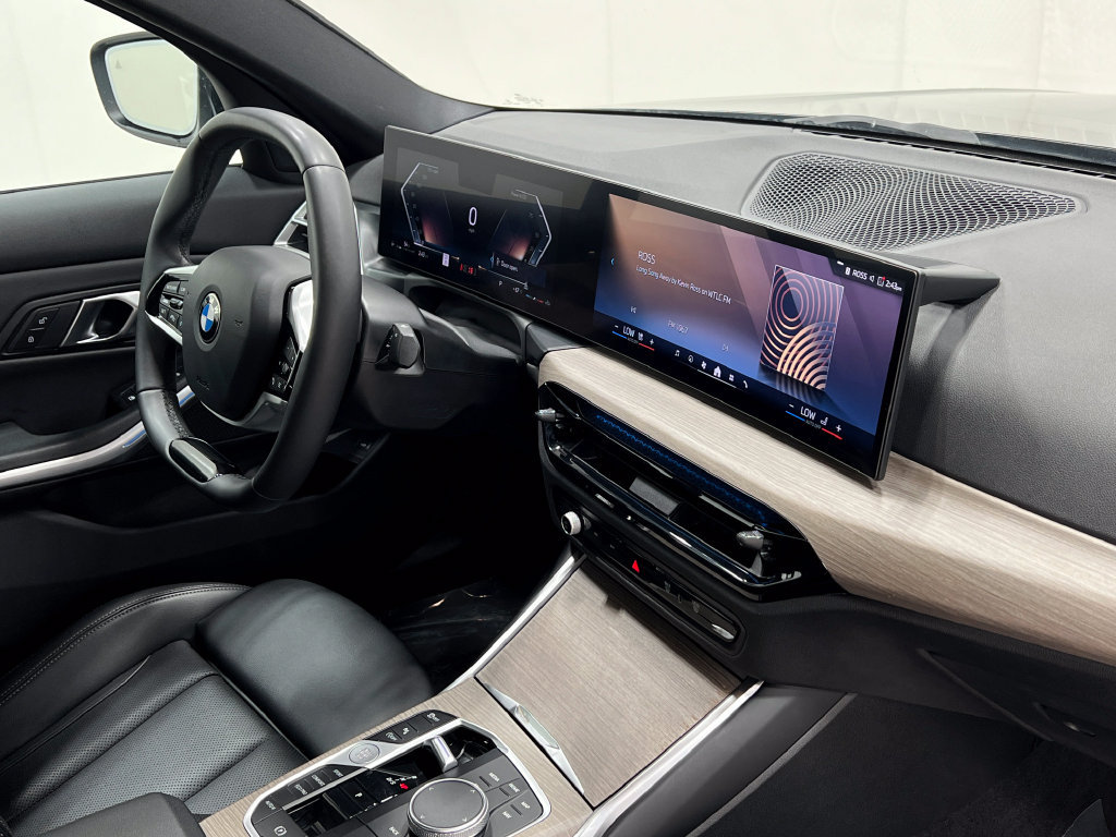 Used 2025 BMW 330i Sedan RWD image 22