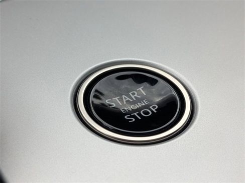 Used 2024 Land Rover Range Rover Autobiography image 25