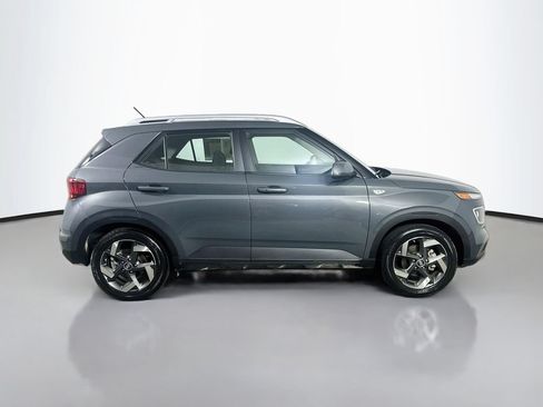 Used 2025 Hyundai Venue SEL FWD image 7