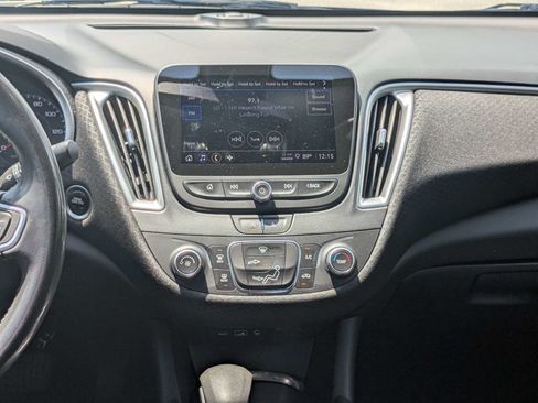 Used 2022 Chevrolet Malibu RS FWD image 18
