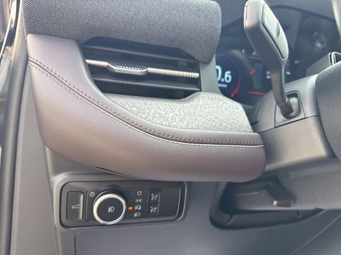 Certified 2025 Ford Explorer Platinum w/ Ultimate Package image 13