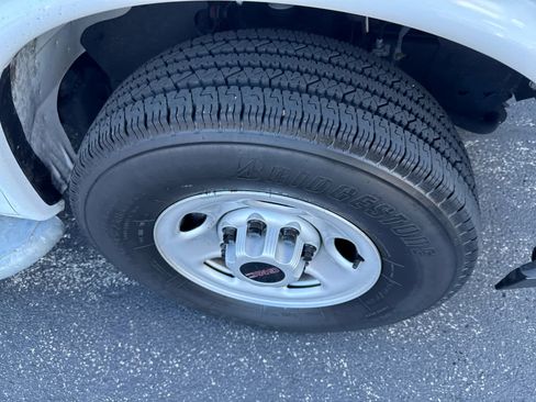 Used 2024 GMC Savana 2500 w/ Driver Convenience Package image 14